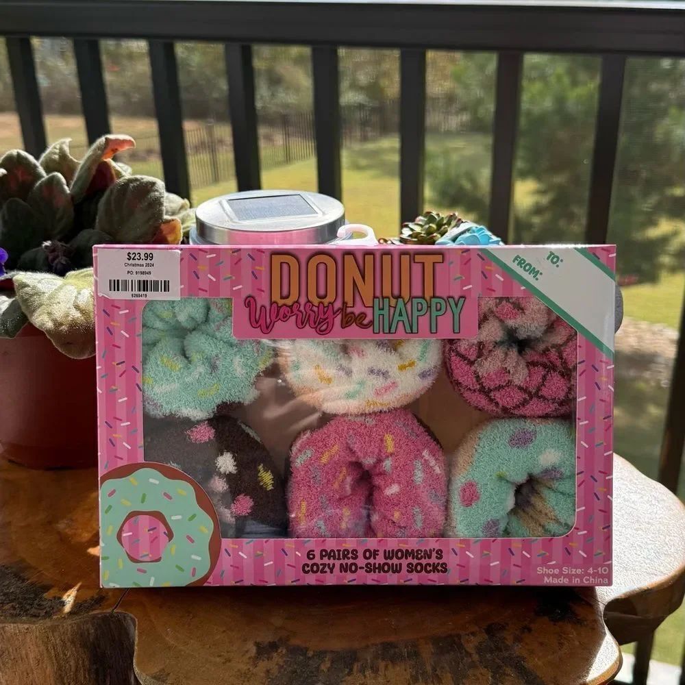 Colorful Donut-Themed Women's Cozy No-Show Socks Brand New Sealed Box NWT